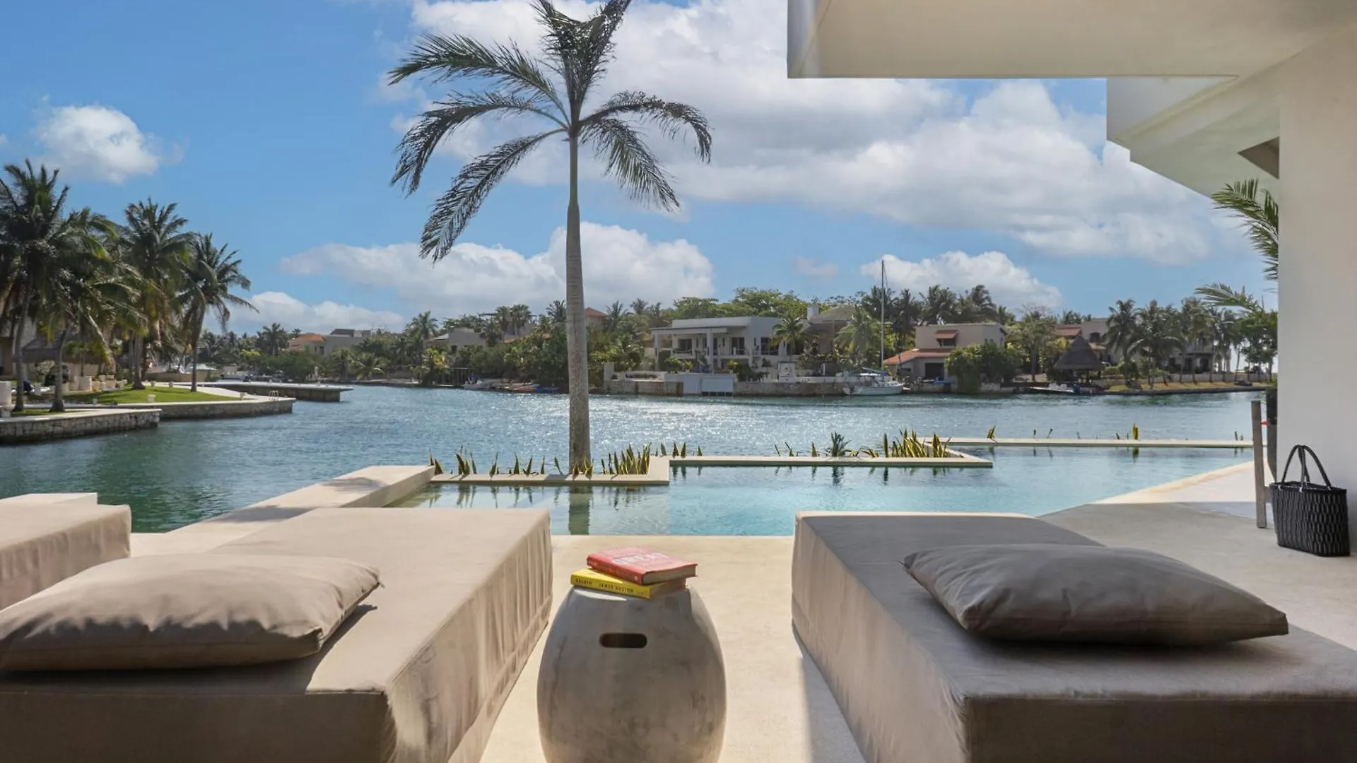 Luxury Villa 5 Bdr Oceanfront 5 Min Walk To Cenote Puerto Aventuras