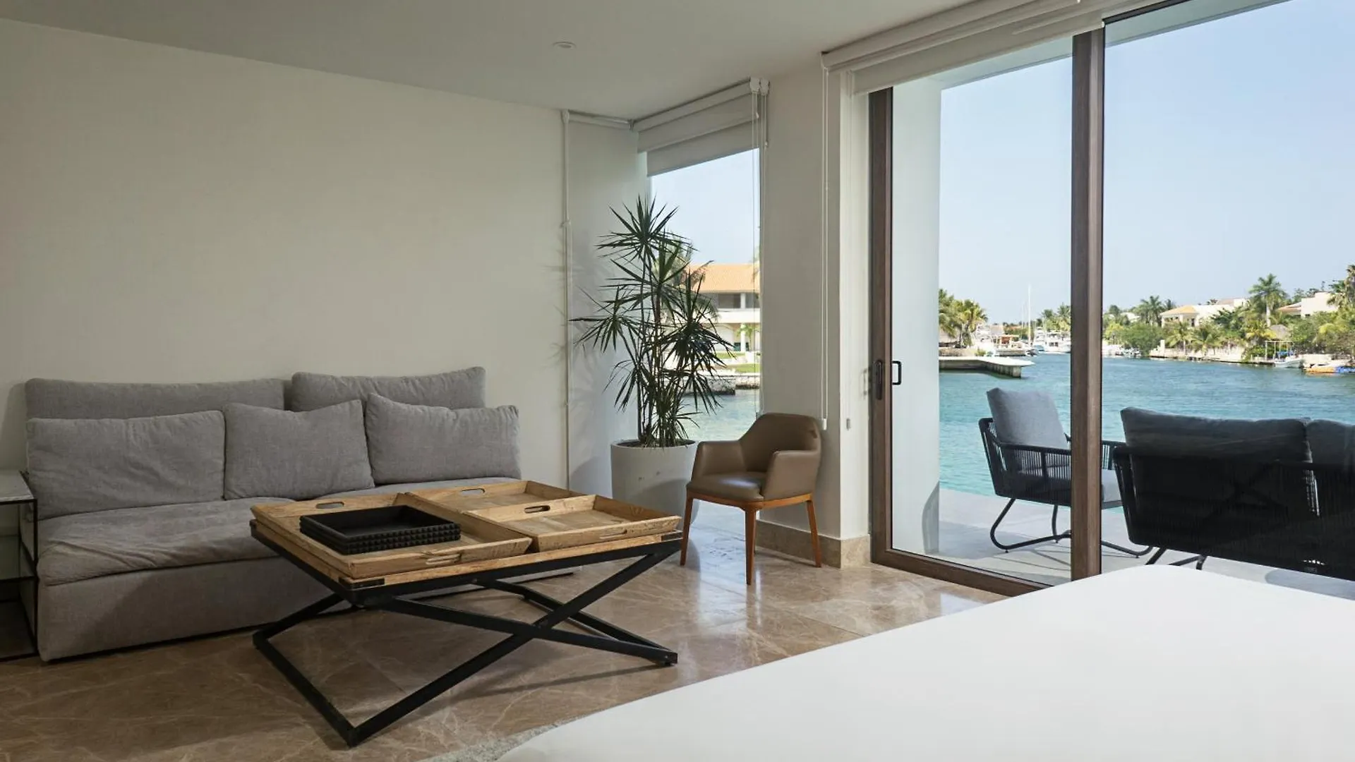 Luxury Villa 5 Bdr Oceanfront 5 Min Walk To Cenote Puerto Aventuras